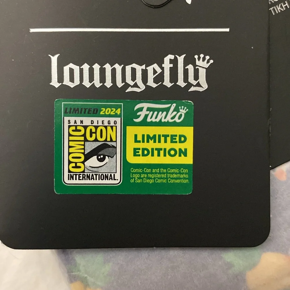 Disney Loungefly SDCC Limited Edition Bedtime Stitch Glow Zip Around Wallet - Picture 8 of 8